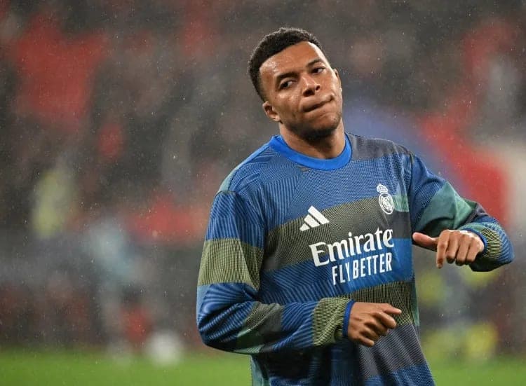 Mbappé curte folga na Itália e irrita vestiário do Real Madrid antes do El Clásico
